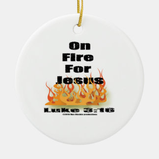 En el fuego para el ornamento de Jesús