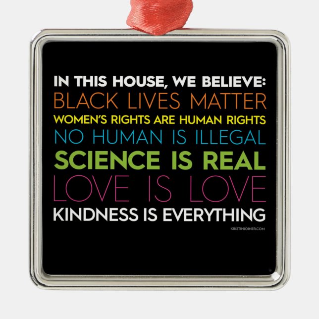 En este ornamento del cuadrado de la casa (Frente)