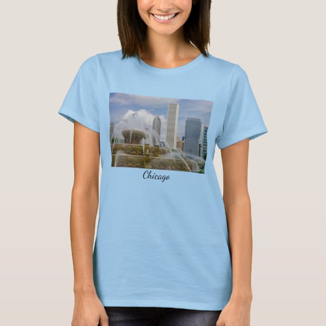 En la camiseta de la fuente de Buckingham (Anverso)