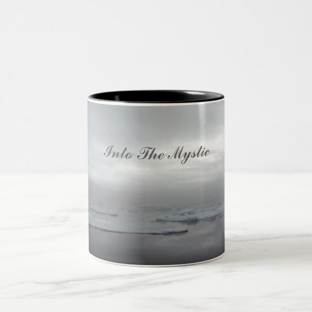 En la taza mística (Centro)