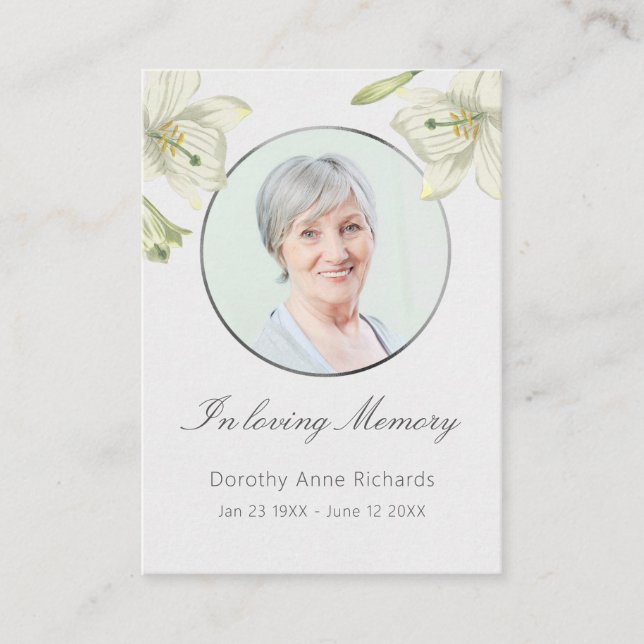 En memoria Lilies Memorial Funeral Tarjeta de Orac (Anverso)