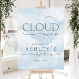 En Nueve nubes de la ducha de la novia signo de bi