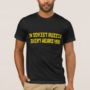 En Rusia soviética la camisa le lleva