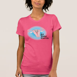 En su camiseta de la cerviz
