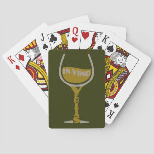 En Vino Veritas personalizados jugando cartas