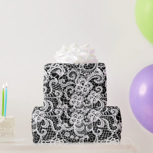 Encaje Blanco Sobre Papel de Regalo Negro
