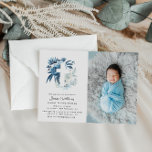 encantadores florines azules Invitación a la foto<br><div class="desc">Celebra el bautismo de tu bebé con este hermoso diseño de flores azul marino con una foto de tu bebé. El texto y la redacción junto con otras características de este diseño pueden ser personalizados. La imagen se puede reemplazar y editar.</div>