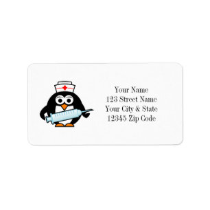 Enfermera divertida del pingüino con las etiqueta