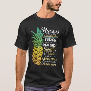 Enfermeras con camiseta RN de regalo son como piña