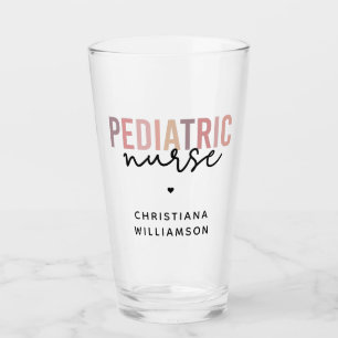 Enfermero pediátrico personalizado de enfermería p