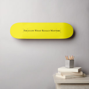 Enfoque positivo en skateboard sobre lo que realme