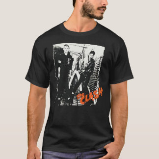 Enfrentar camiseta esencial