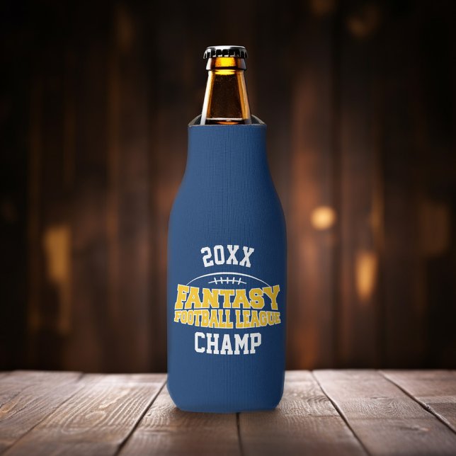 Enfriador De Botellas Campeón de fútbol de fantasía - azul y amarillo (Fantasy Football Can Cooler - Add your name to this sporty personalized bottle cooler.)