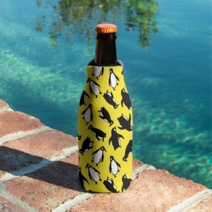Enfriador De Botellas Fondo amarillo con un patrón de pingüino blanco y 