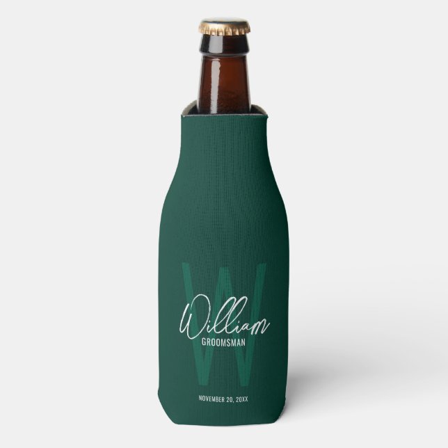 Enfriador De Botellas Script Nombre del Groomsman personalizado (Frente de la botella)