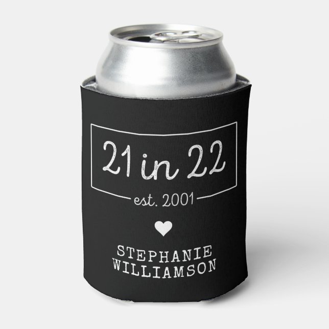 Enfriador De Latas 21º cumpleaños 21 en la fiesta de cumpleaños 22 es (Lata Anverso)