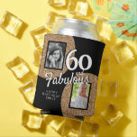 Enfriador De Latas 60 y Fabulous Gold Purpurina 2 Photo 60th Birthday<br><div class="desc">60 y Fabulous Gold Purpurina 2 Photo 60th Birthday Refrigerador de bebidas. Este refrigerador de bebidas es perfecto para mantener tu bebida favorita fría y también para añadir un toque de glamour a las celebraciones de tu cumpleaños. El refrigerador de bebidas presenta un impresionante diseño de purpurina dorado con el...</div>