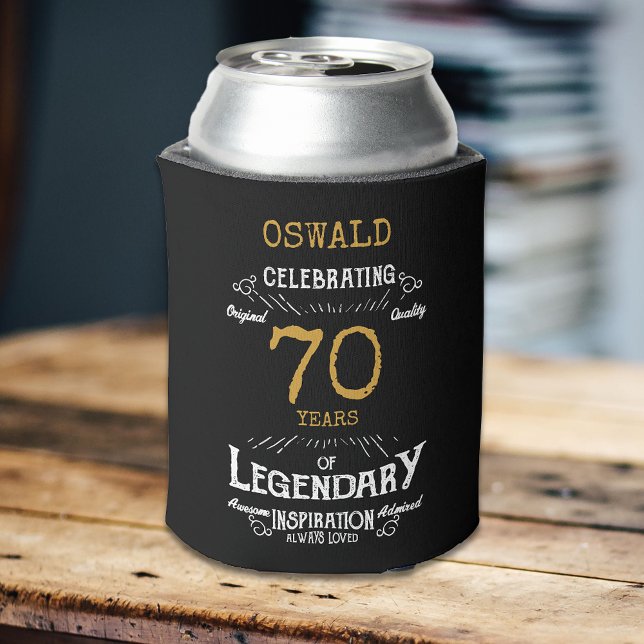 Enfriador De Latas 70.º cumpleaños Black Gold Legendary Funny (A personalized elegant 70th birthday can cooler that is easy to customize)