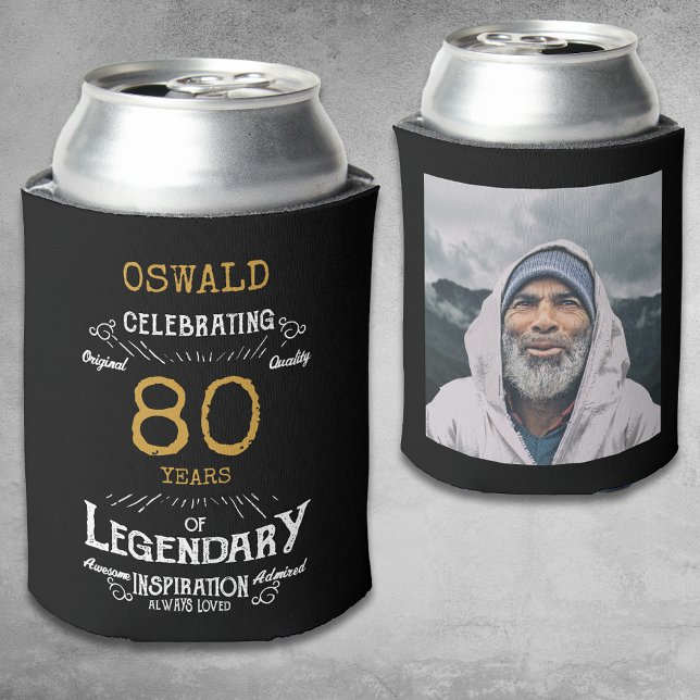 Enfriador De Latas 80.ª fama de oro negro (A personalized 80th birthday elegant can cooler that is easy to customize with name, age and photo.)