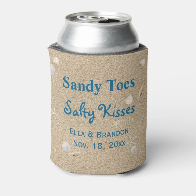 Enfriador De Latas Beach Sandy Toes Salty Kisses Refrigerador de bebi (Reverso de la lata)