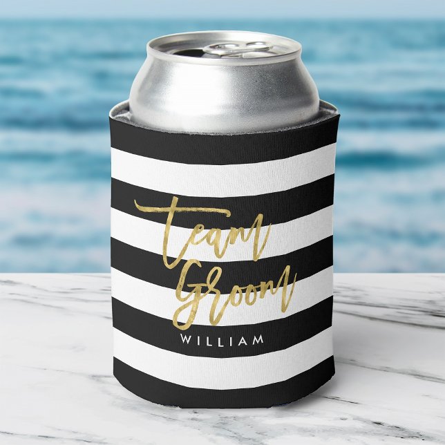 Enfriador De Latas Black and White Stripes Faux Gold Team Groom (Subido por el creador)