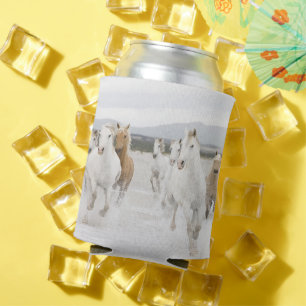 Enfriador De Latas Caballos corriendo en la playa