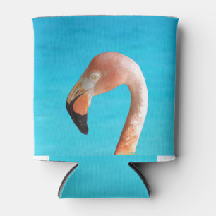 Enfriador De Latas Cara de flamingo rosa contra agua azul