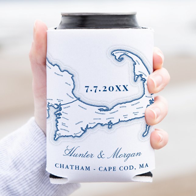 Enfriador De Latas Chatham Bars en Cape Cod Wedding Favor (Chatham Bars Inn Wedding Coozie Cape Cod Can Cooler Wedding favor from Coastal Map Designs)