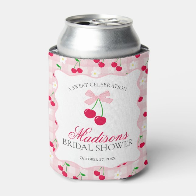 Enfriador De Latas Cherry Sweet Pink Coquette Bow Bridal Shower Favor (Lata Anverso)