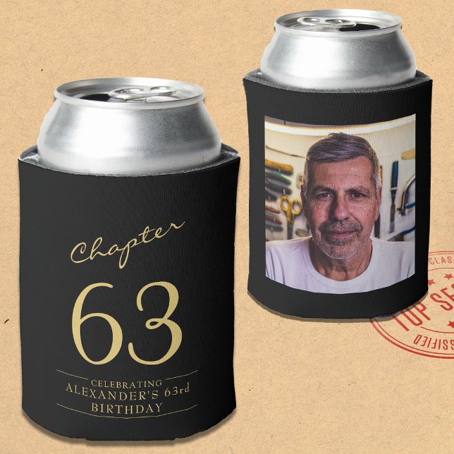 Enfriador De Latas Cualquier cumpleaños, foto de oro negro (Black and gold birthday can coolers with text on front and photo on rear.)