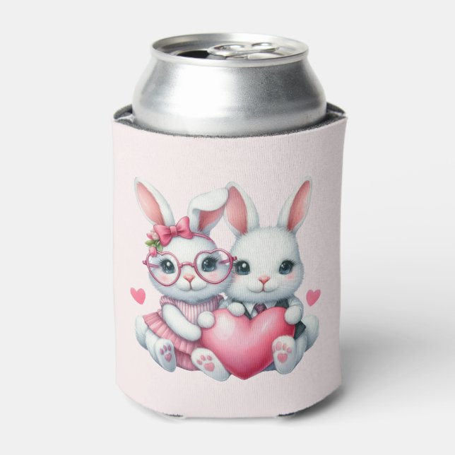 Enfriador De Latas Cute Bunnies Sharing a Heart (Lata Anverso)