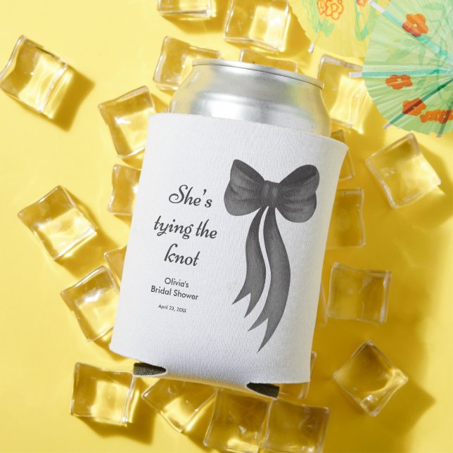 Enfriador De Latas Despedida de soltera con lazo negro: Ella se está  (Verano in situ)