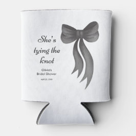 Enfriador De Latas Despedida de soltera con lazo negro: Ella se está 