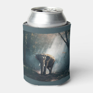 Enfriador De Latas Elefante asiático en un claro Sunlit del bosque
