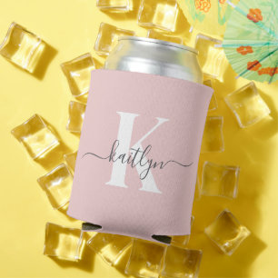 Enfriador De Latas Elegante Monograma Rubor con guión gris rosado
