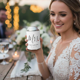 Enfriador De Latas Elegante Sra. Personalizado Apellido y Boda de cit