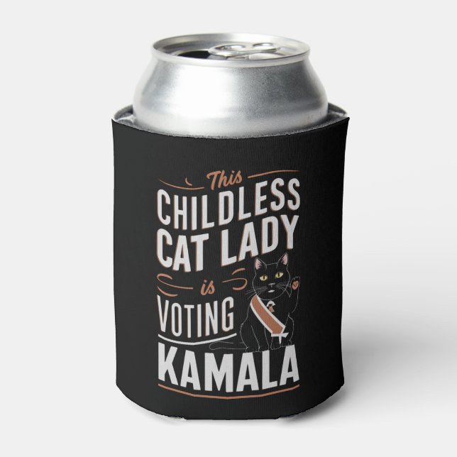 Enfriador De Latas Esta dama de gato sin hijos está votando a Kamala (Lata Anverso)