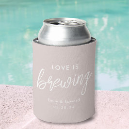 Enfriador De Latas Favor de boda Modern Blush Pink Love is Brewing