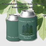 Enfriador De Latas Fin de semana de bachiller en hierbas verdes perso<br><div class="desc">Los Refrigeradores de bebidas personalizados del Refrigerador de bebidas de fin de semana de Bachelor Green Fir Trees son el mejor regalo para sus amigos que recuerden su día especial. ¡Saludos a una divertida y memorable fiesta de solteros! Agregue la redacción de su personalizado a este diseño utilizando los cuadros...</div>
