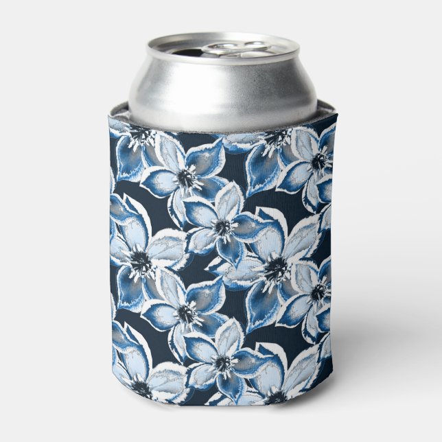 Enfriador De Latas Flores azules y blancas en un fondo negro. (Lata Anverso)