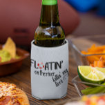Enfriador De Latas Flotando en el río Funny Tubing Summer<br><div class="desc">Este diseño fue creado a través del arte digital. Se puede personalizar haciendo clic en el botón personalizar y cambiando el color, agregando un nombre, iniciales o tus palabras favoritas. Contáctame en colorflowcreations@gmail.com si quieres tener este diseño en otro producto. Compra mi pintura de acrílico abstracta original a la venta...</div>