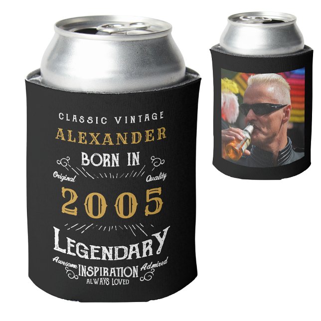 Enfriador De Latas Foto personalizada del año 20 de cumpleaños (Personalized 20th birthday can cooler with custom name, year and photo template.)