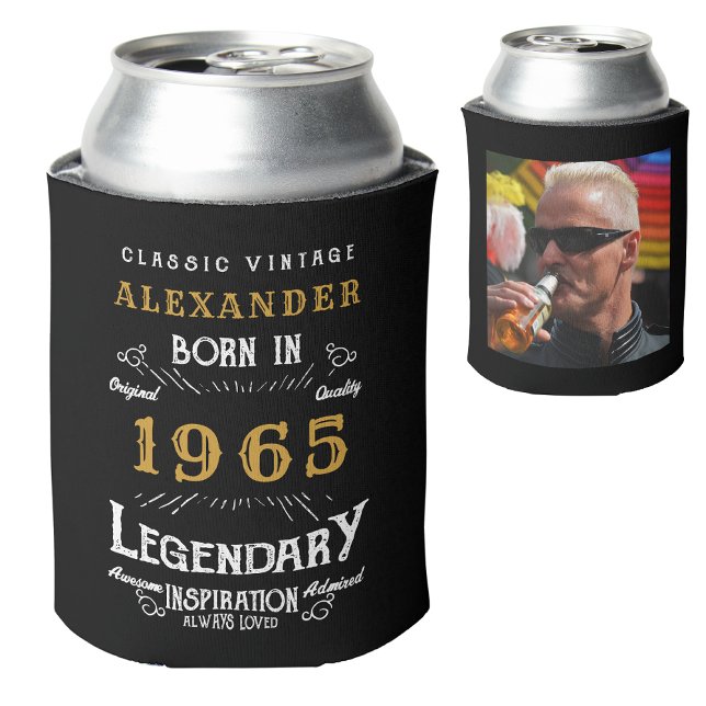 Enfriador De Latas Foto personalizada del año 60 de cumpleaños (Personalized 60th birthday can cooler with custom name, year and photo template.)