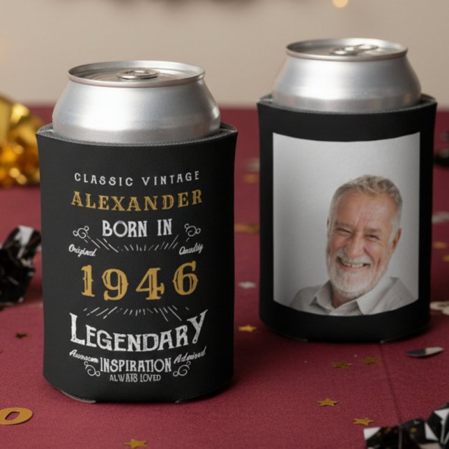 Enfriador De Latas Foto personalizada del año 80 de cumpleaños (Two can coolers on a red table cloth.)