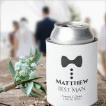Enfriador De Latas Fun Black Tie Mejor Hombre Boda Espuma Refrigerado<br><div class="desc">Estos divertidos refrigeradores de bebidas de espuma están diseñados como regalos o favores para el mejor hombre. Presentan un divertido diseño de corbata negra con tres botones en un fondo blanco, que se asemejan a un esmoquin. El texto dice "Mejor hombre" y tiene un espacio para su nombre, así como...</div>