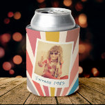 Enfriador De Latas Fun Retro Personalizado 2 Foto Vintage Cumpleaños<br><div class="desc">El refrigerador de bebidas de discoteca Fun Retro 2 Photo Birthday Vintage 70s sunburst es el accesorio perfecto para cualquiera que desee agregar un toque de estilo vintage a su próximo fiesta o reunión. Este refrigerador de bebidas presenta un diseño discográfico colorido inspirado en los tonos vivos y los estampados...</div>