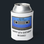Enfriador De Latas Funny Cassette Tape Birthday Party Refrigerador de<br><div class="desc">¡Este divertido y retro refrigerador de bebidas de cintas de audio es la adición perfecta a la fiesta de cumpleaños de cualquier hombre!</div>