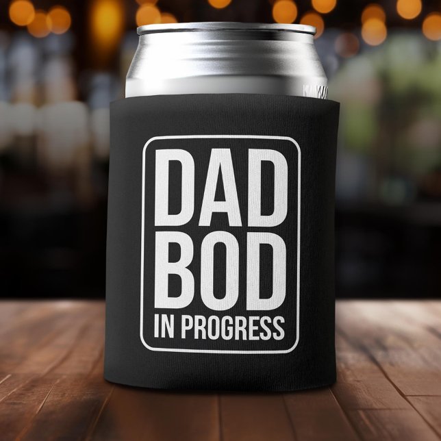 Enfriador De Latas Funny Dad Bod in Progress Humthers Day Black (Funny Can Cooler - Dad Bod in Progress - Father's Day Gift or a New Dad Favor)