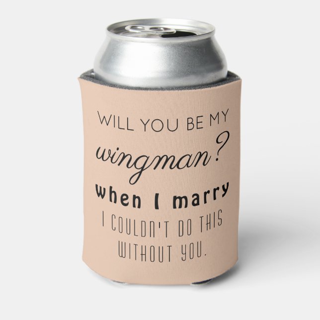 Enfriador De Latas Funny Groomsman Boda Propuesta Elegante Arena (Reverso de la lata)