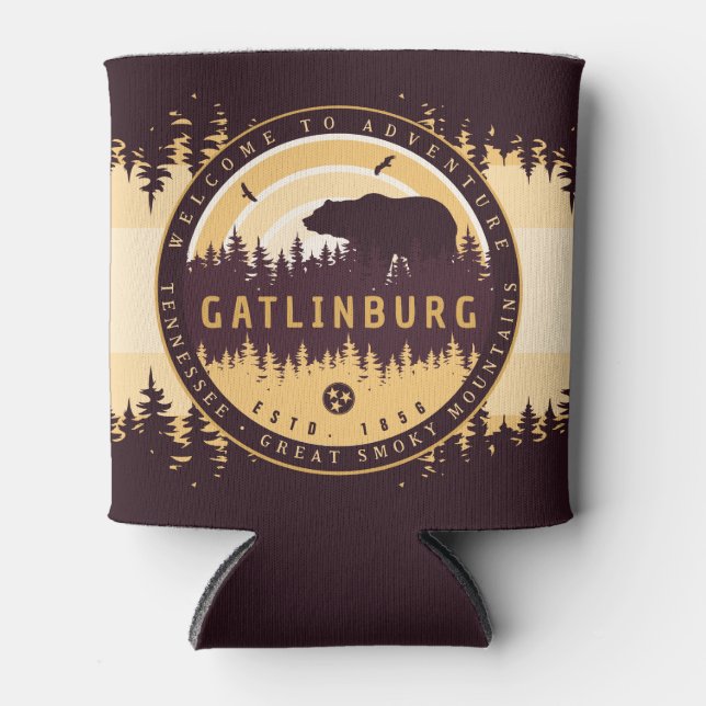 Enfriador De Latas Gatlinburg Tennessee Bear Pine Trees Naturaleza (Anverso)